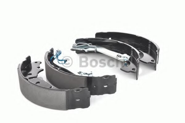 BOSCH - 0 986 487 703 - Комплект тормозных колодок (Тормозная система)