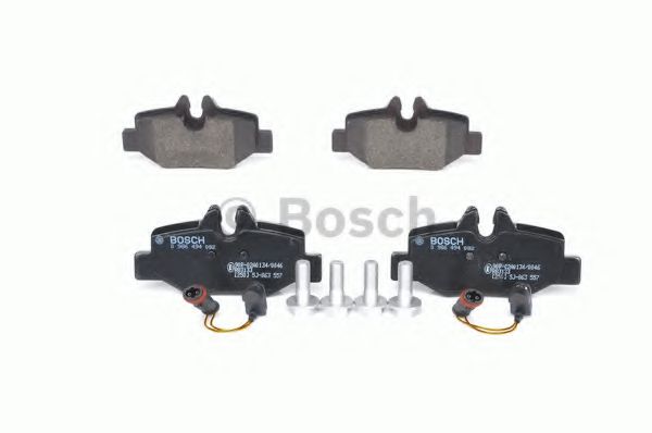 BOSCH - 0 986 494 082 - Комплект тормозных колодок, дисковый тормоз (Тормозная система)