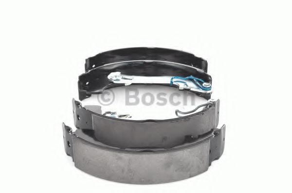 BOSCH - 0 986 487 703 - Комплект тормозных колодок (Тормозная система)