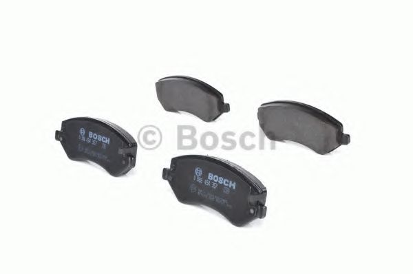 BOSCH - 0 986 494 357 - Комплект тормозных колодок, дисковый тормоз (Тормозная система)