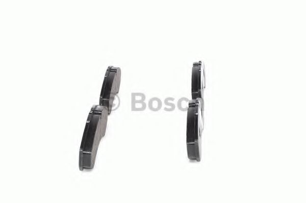 BOSCH - 0 986 424 833 - Комплект тормозных колодок, дисковый тормоз (Тормозная система)