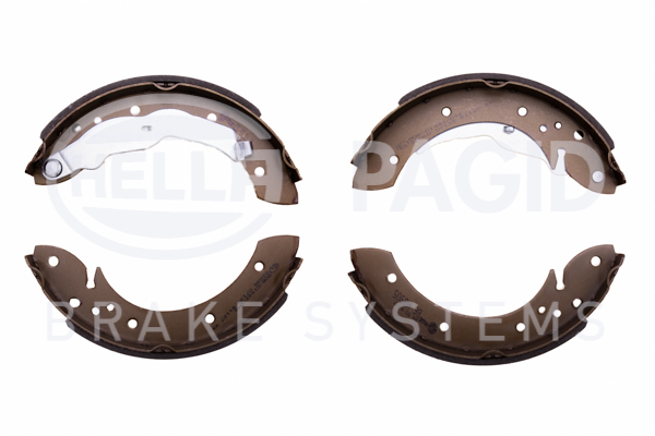 BEHR HELLA SERVICE - 8DB355001581 - Комплект тормозных колодок