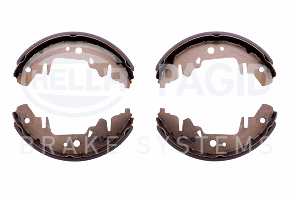 BEHR HELLA SERVICE - 8DB355001711 - Комплект тормозных колодок