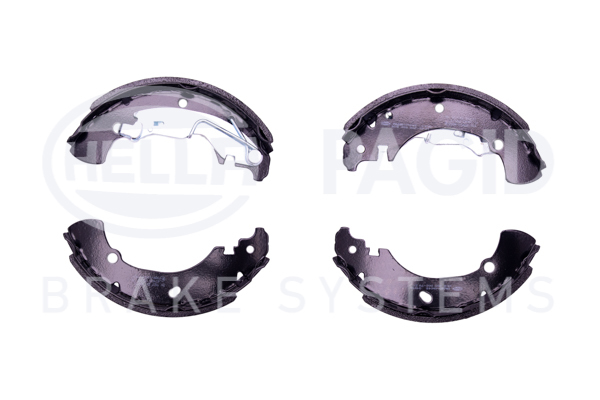 BEHR HELLA SERVICE - 8DB355002701 - Комплект тормозных колодок