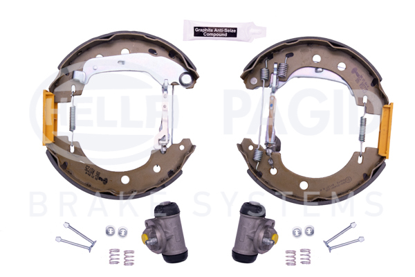 BEHR HELLA SERVICE - 8DB355004401 - Комплект тормозных колодок