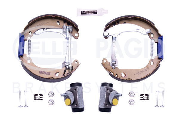 BEHR HELLA SERVICE - 8DB355004611 - Комплект тормозных колодок