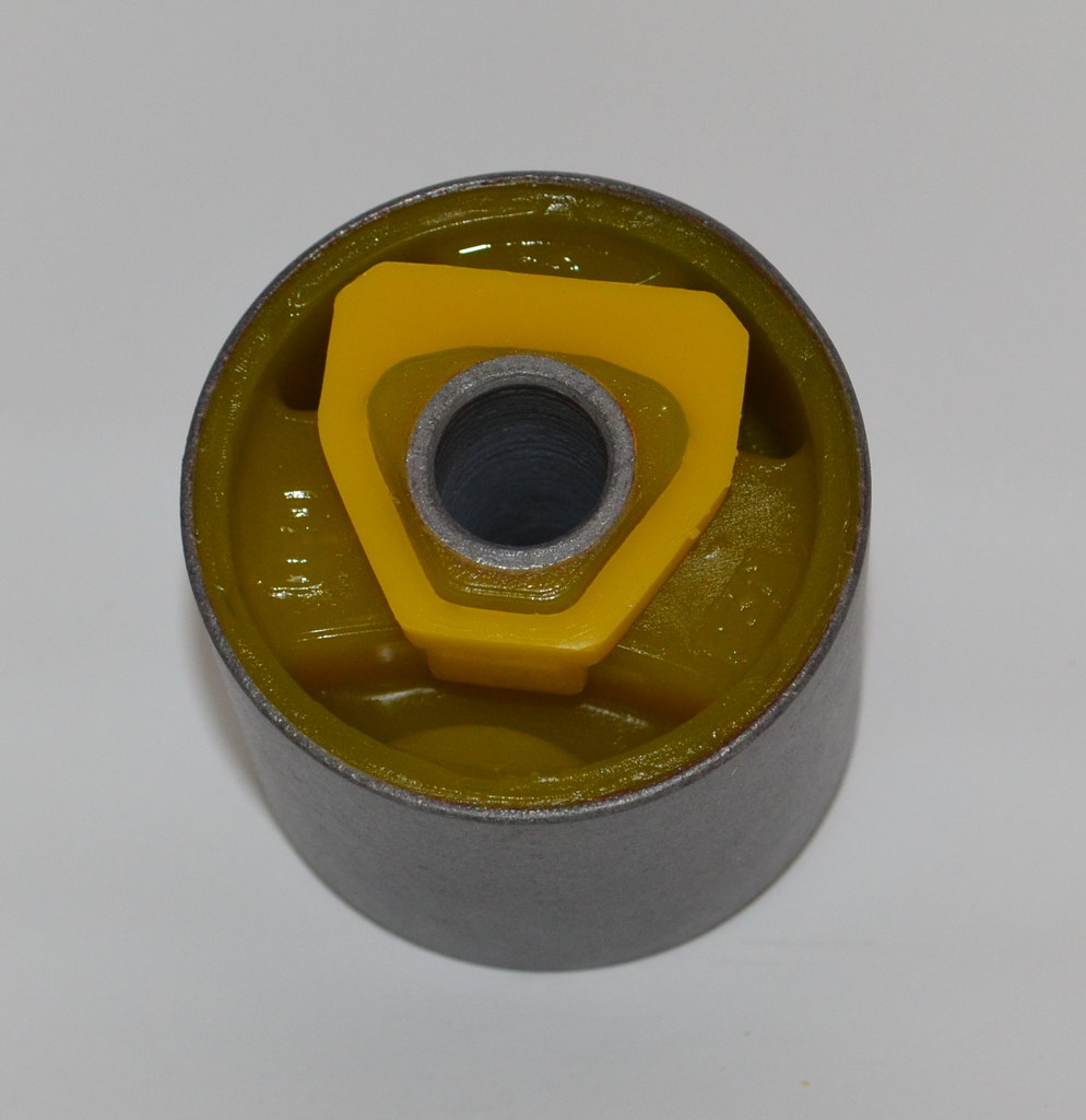 PARTMANN - PM01.0183 - С/блок важеля верх. (поліуретан) BMW E32 730-535 87-, E34 520-525  88-